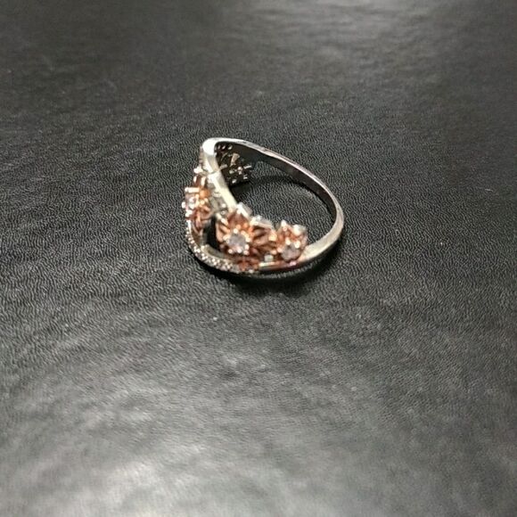 Sterling silver and rose gold flower ring size 7 - Picture 4 of 8